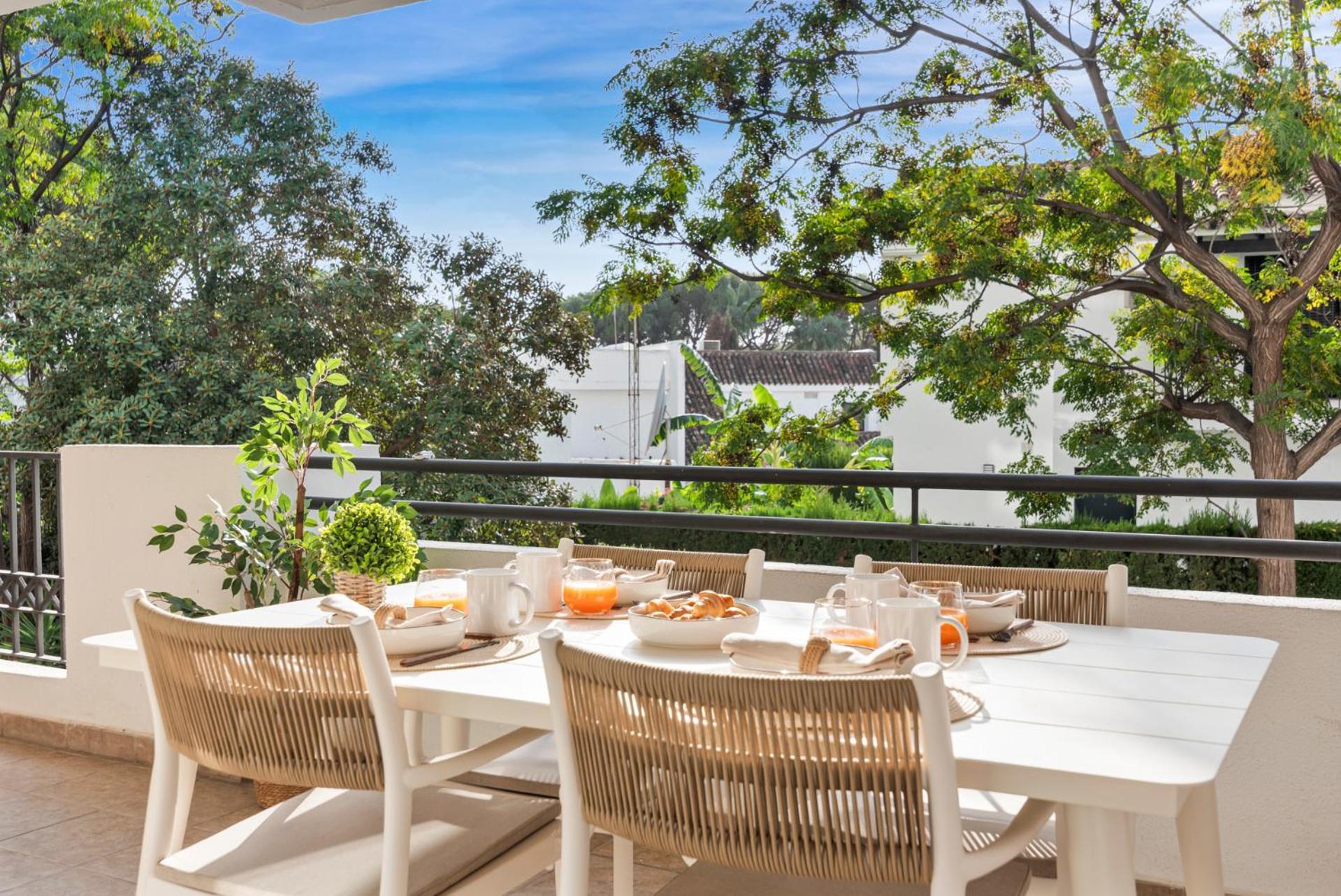 2 Bedroom In Medina Garden Apartment Marbella